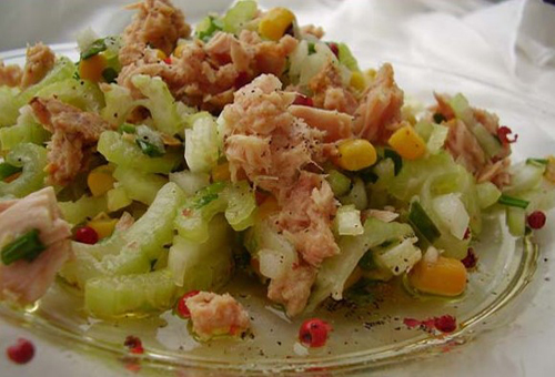 Салат из консервированного тунца - проверенные рецепты