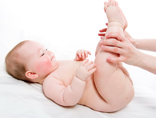 Причины дисплазии тазобедренных суставов у новорожденных