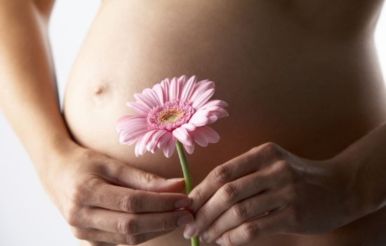 Светло розовые выделения при беременности