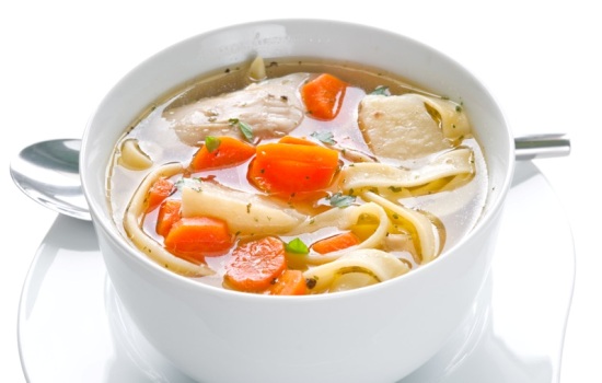 Куриный суп с лапшой – мамин супчик