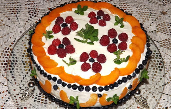Заливной торт со сметаной и фруктами