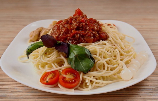 Простой ужин с итальянским колоритом – спагетти болоньезе