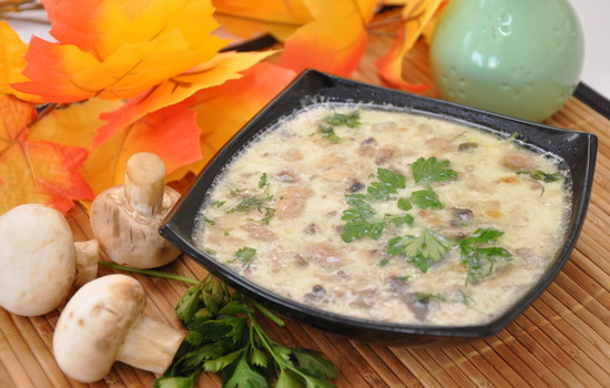 Предельно простые и неповторимо вкусные – супы из шампиньонов с картофелем