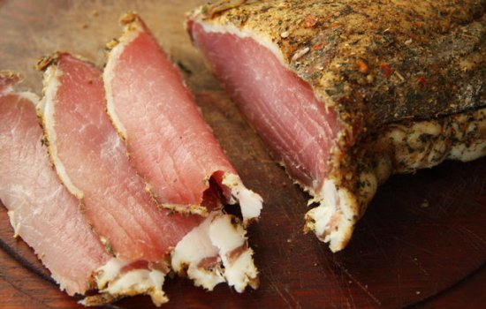 Не так и сложно – готовим вяленую свинину в домашних условиях