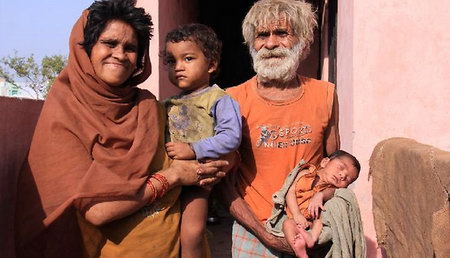 У 96-летнего индийца и его 54 летней жены родился второй ребенок за 2 года