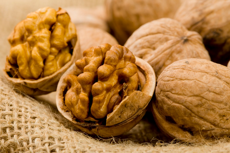 Грецкие орехи хороши для профилактики диабета и артрита