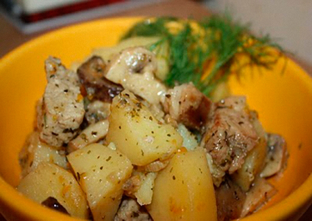 Картошка с мясом и грибами - лучшие рецепты. Как правильно и вкусно приготовить картошку с мясом и грибами.