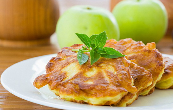 Оладьи с яблоками – вкусная и полезная выпечка без хлопот. Традиционные и оригинальные рецепты оладьей с яблоками