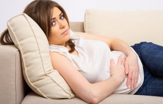 Болит яичник при беременности, причины боли. Что делать если болит левый яичник при беременности?
