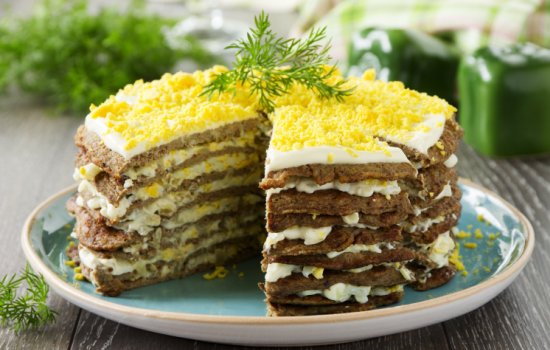 Печеночный торт (пошаговый рецепт) – сытная закуска для любого праздника. Печеночный торт из куриной, говяжьей, свиной печени