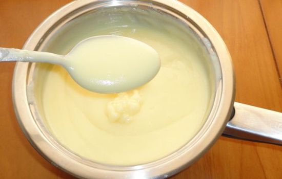 Рецепт быстрого заварного крема пригодится каждой хозяйке. Приготовьте торт или эклеры с быстрыми заварными кремами