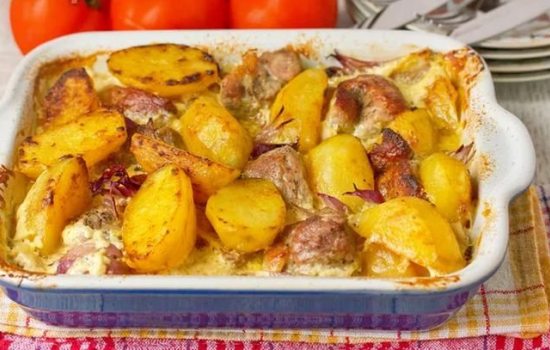 Свинина по-домашнему с картошкой – очень просто. Запечённые, тушёные и жареные блюда из свинины по-домашнему с картошкой