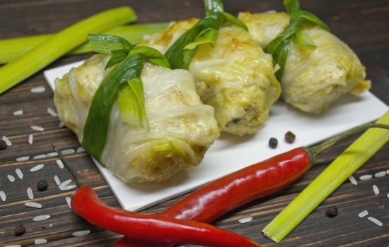 Голубцы из пекинской капусты – оригинальное блюдо. Рецепты голубцов из пекинской капусты на плите, в мультиварке и духовке