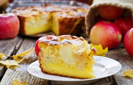 Яблочный пирог (пошаговый рецепт) – любимое домашнее лакомство. Яблочный пирог: пошаговый рецепт быстрого приготовления
