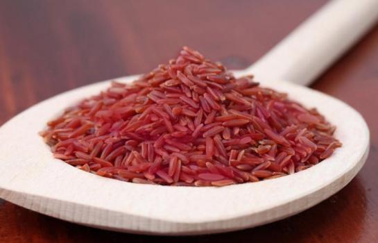 Что такое красный рис, чем он отличается от белого кроме цвета? При каких условиях красный рис приносит вред организму человека