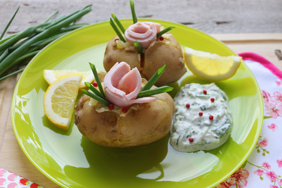 Картофель со сметанным соусом к праздничному столу