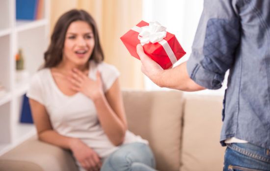 Не умеете принимать мужские подарки – учитесь!