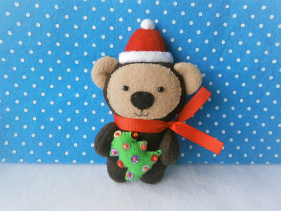 Новогодний медвежонок: сувенир или елочная игрушка. Мастер-класс изготовления милого медвежонка из фетра (40 фото)