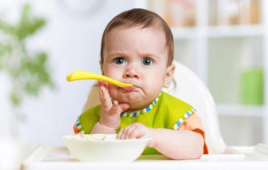 Как научить малыша жевать?