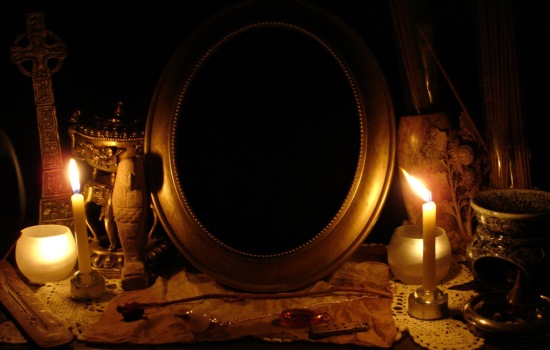 Зеркальная защита человека и дома от сглаза и порчи: как провести ритуал самостоятельно
