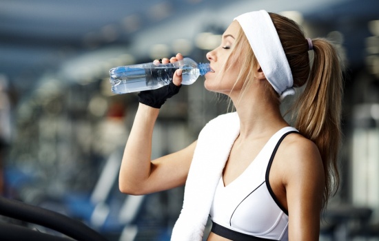 Прием питьевой воды после физических упражнений повреждает почки