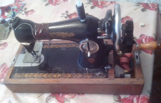 Отзыв о старой швейной машинке «Подольск»: надежная и шьет замечательно!