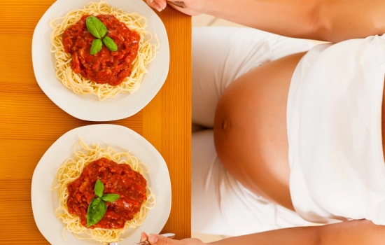 Миф о беременности: действительно ли будущие матери должны есть «как за двоих»?