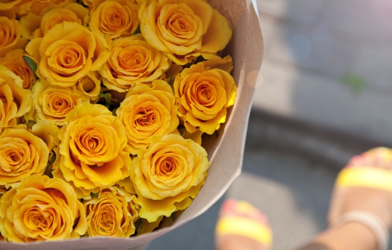 В каких случаях дарят желтые розы