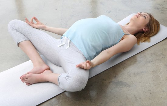 Беременность: положение лежа на спине увеличивает риск мертворождения