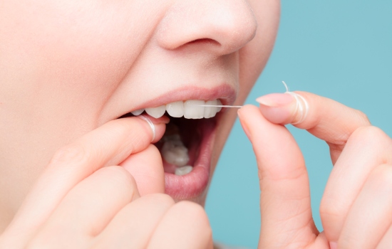 Противоречивые данные в исследованиях: действительно ли нужна зубная нить?
