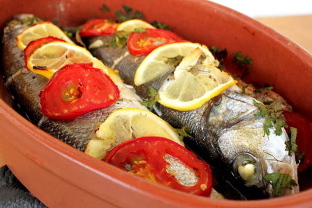 Рыба запеченная в духовке - лучшие рецепты. Как правильно приготовить рыбу в духовке.