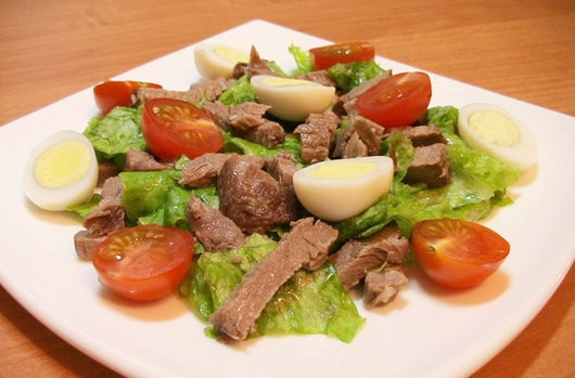 Салаты с мясом - лучшие рецепты. Как правильно и вкусно приготовить мясные салаты.