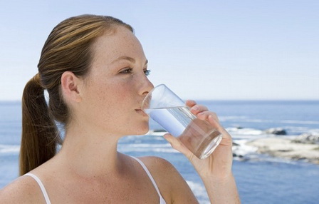Полоскание рта сладкими напитками помогает повысить самоконтроль