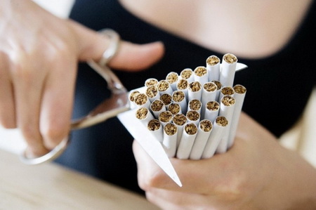 Женское мнение: Мода на курение прошла - россиянки бросают курить.