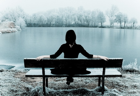 Женское мнение: 37% женщин в России испытывают зимнюю депрессию