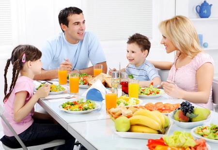 Питание в семейном кругу улучшает рацион ребёнка