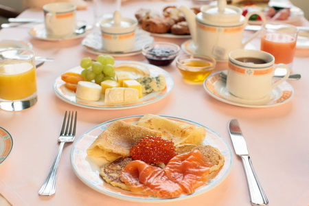 Женское мнение: 38% россиянок отдают завтрак врагу?