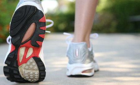 210 минут ходьбы в неделю почти вдове сокращают риск инсульта