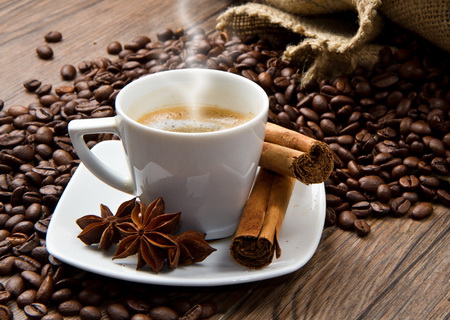 В порциях кофе намного больше кофеина, чем заявляется