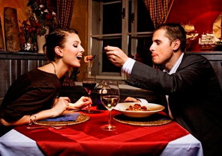 Готовимся к романтическому ужину: небанальные советы