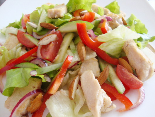 Салат с курицей и огурцами - лучшие рецепты. Как правильно и вкусно приготовить салат с курицей и огурцами.