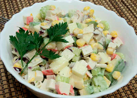 Салат с авокадо и крабовыми палочками - лучшие рецепты. Как правильно и вкусно приготовить салат из авокадо и крабовых палочек.