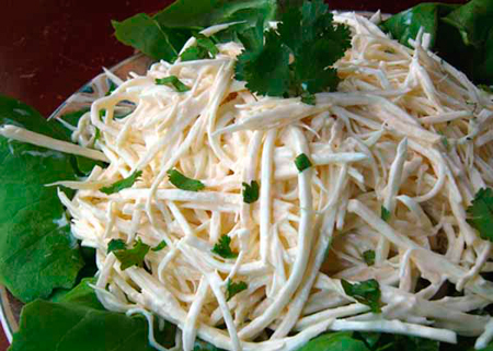 Салат из корня сельдерея - лучшие рецепты. Как правильно и вкусно приготовить салат с корнем сельдерея.