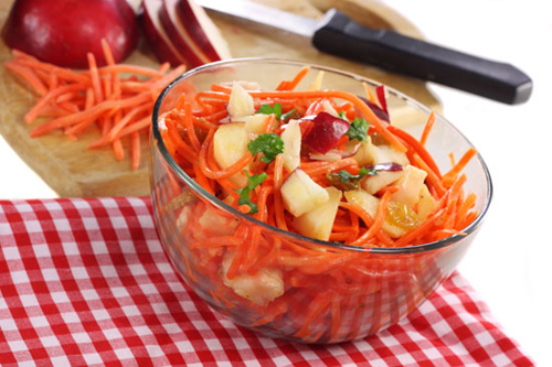 Салат из моркови и яблок - лучшие рецепты. Как правильно и вкусно приготовить салат из моркови и яблок.
