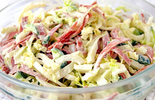 Салат со свежей капустой и колбасой - лучшие рецепты. Готовим правильно салат из свежей капусты с колбасой.