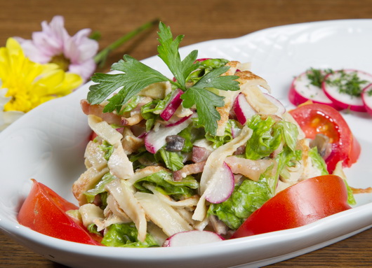 Блинный салат - подборка лучших рецептов. Как правильно и вкусно приготовить блинный салат.