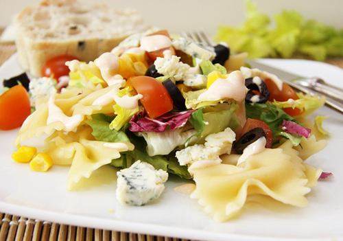 Салат с маслинами - пять лучших рецептов. Как правильно и вкусно приготовить cалат с маслинами.