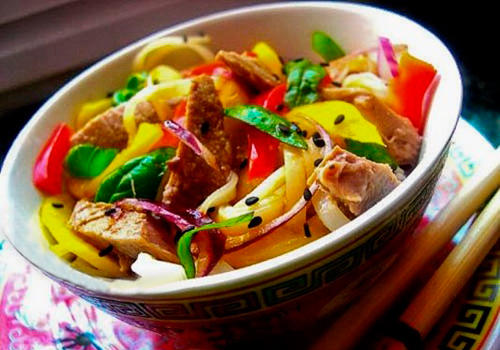 Тайский салат - пять лучших рецептов. Как правильно и вкусно приготовить тайский салат.