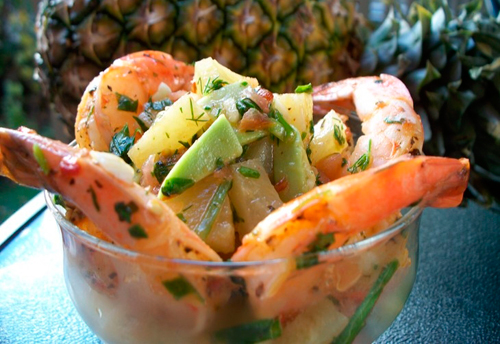 Салат с ананасом и креветками - подборка лучших рецептов. Как правильно и вкусно приготовить салат с ананасом и креветками.