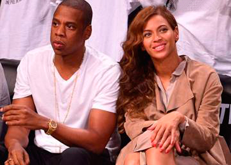 Бьйонсе и Jay-Z появились на публике без обручальных колец